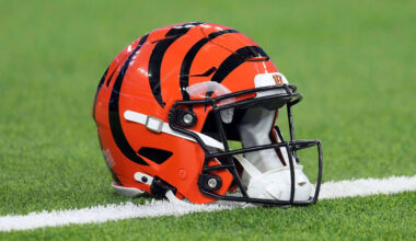 Saints Sign 6-Foot-6 DE After Jaguars, Bengals Stints