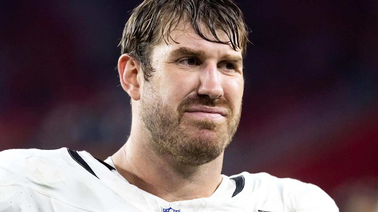 Nov 23, 2025; Glendale, Arizona, USA; Jacksonville Jaguars offensive lineman Walker Little (72) against the Arizona Cardinals at State Farm Stadium. Mandatory Credit: Mark J. Rebilas-Imagn Images