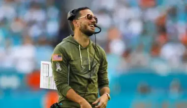 Chargers expected to hire former Miami Head Coach Mike McDaniel