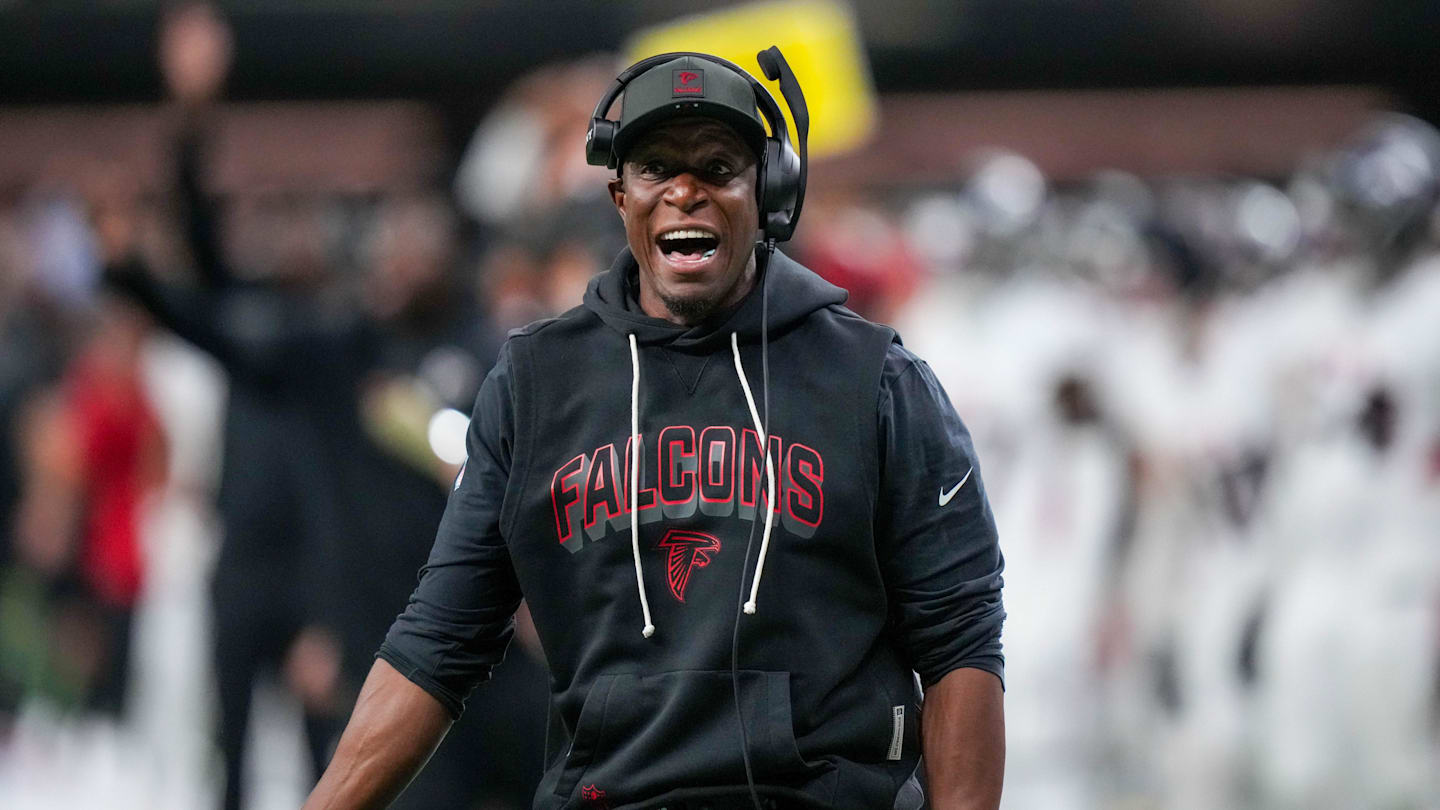 Nov 23, 2025; New Orleans, Louisiana, USA; Atlanta Falcons head coach Raheem Morris reacts on the sidelines during the second half against the New Orleans Saints at Caesars Superdome. Mandatory Credit: Matthew Hinton-Imagn Images