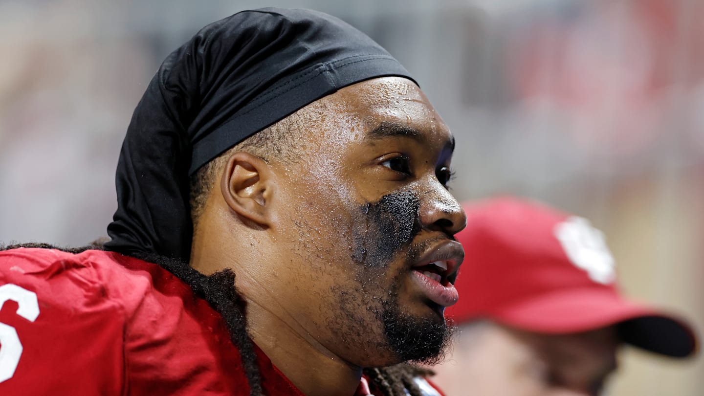 Indiana Hoosiers edge rusher Mikail Kamara