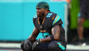 Tyreek Hill Makes Interesting Comment on Mike McDaniel to Chargers