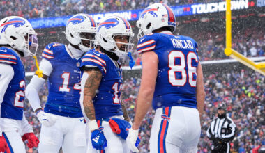 Buffalo Bills' star pass catcher has torn knee ligament, per teammate