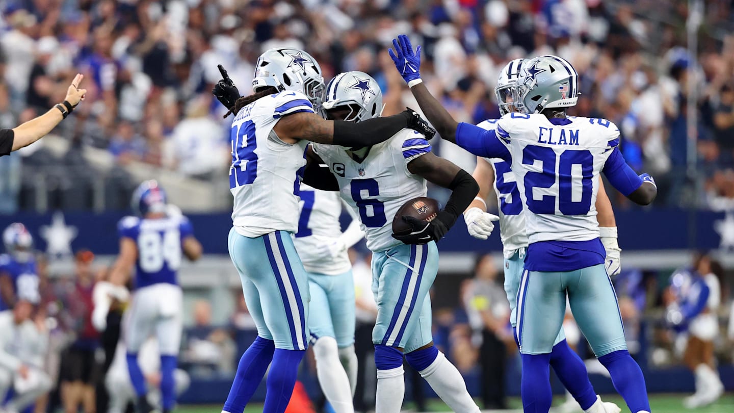 Sep 28, 2025; Arlington, Texas, USA; Dallas Cowboys owner Jerry Jones looks on before the game against the Green Bay Packers at AT&T Stadium. Mandatory Credit: Jerome Miron-Imagn Images