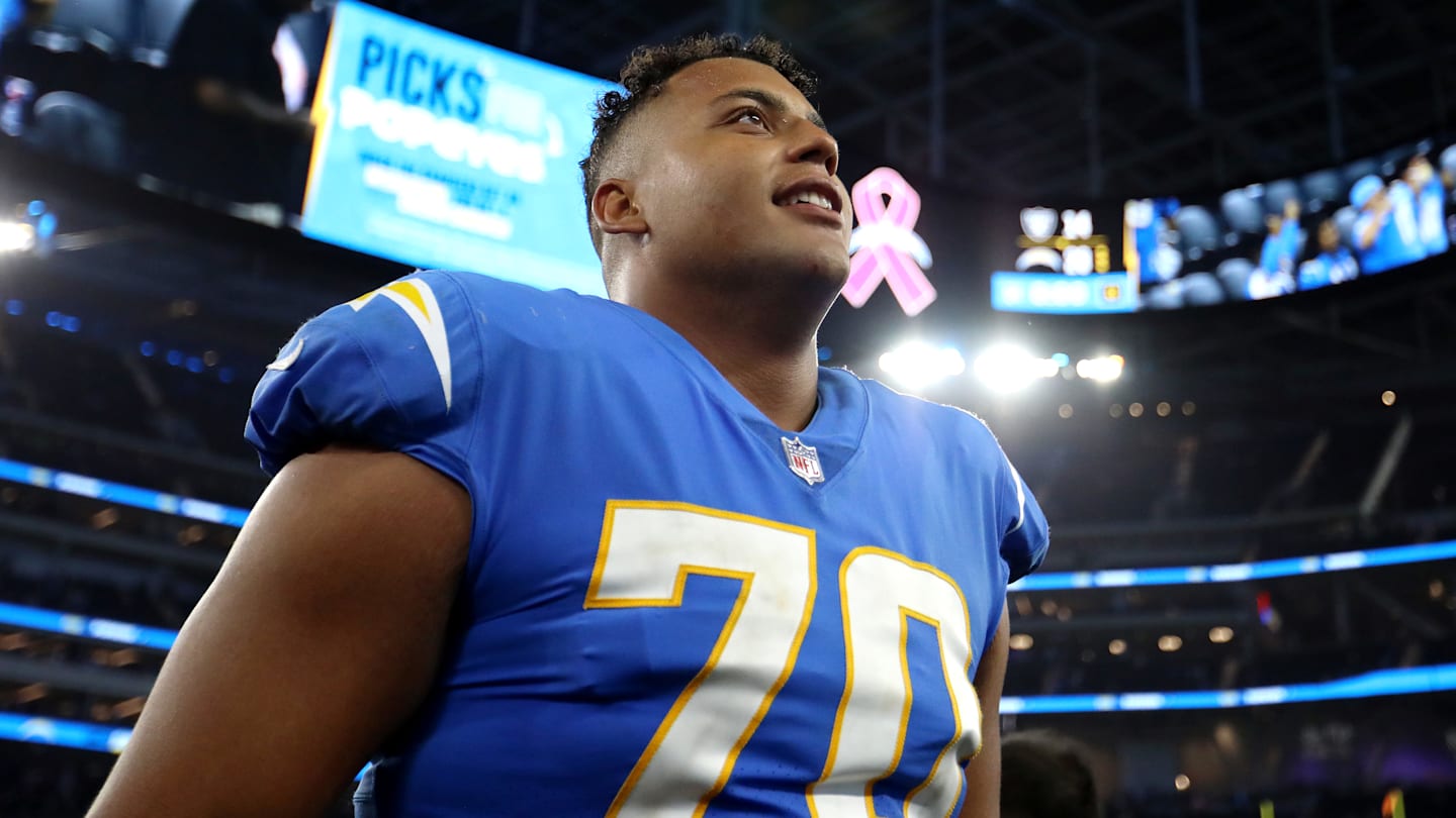 Las Vegas Raiders v Los Angeles Chargers