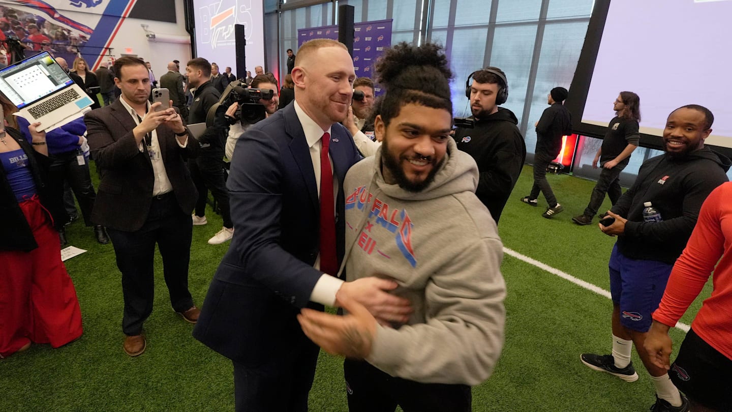 Joe Brady gushes emotion while meeting Bills' staff for first time as head coach