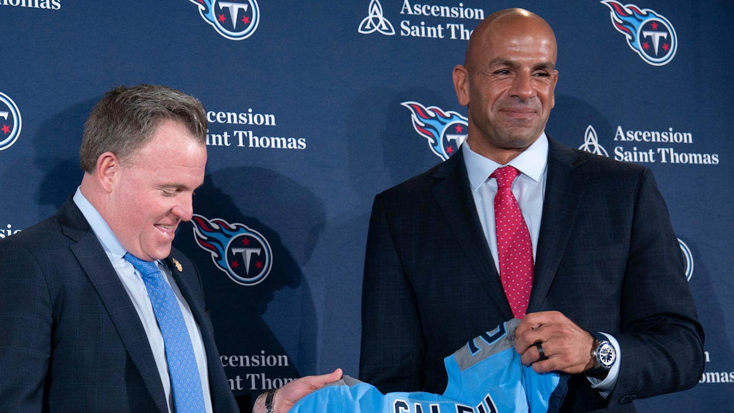 Tennessee Titans head coach Robert Saleh