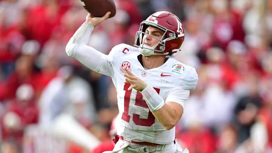 Alabama Crimson Tide quarterback Ty Simpson