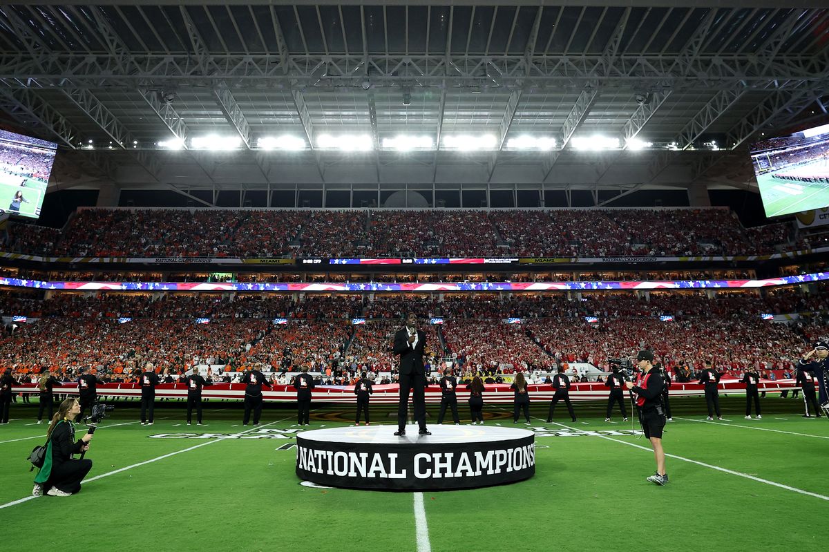 Jamal Roberts sings the National Anthem prior to the 2026 College Football Playoff National Championship