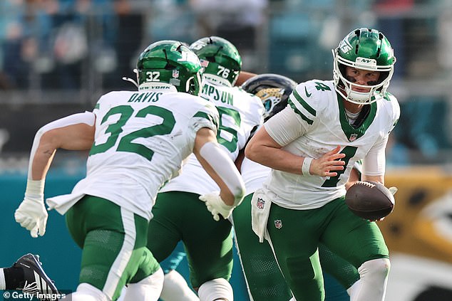 Smith said that the college quarterback should look to avoid the struggling New York Jets