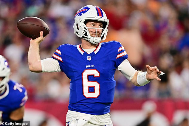 The Buffalo Bills have re-signed quarterback Shane Buechele to their practice squad
