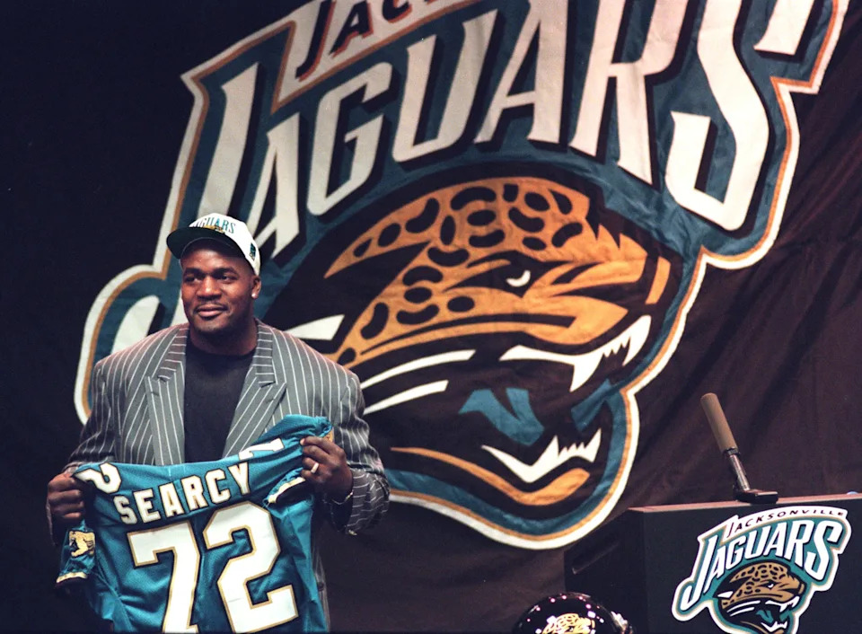 Jacksonville Jaguars offensive tackle Leon Searcy played for the team from 1996 to 2000.