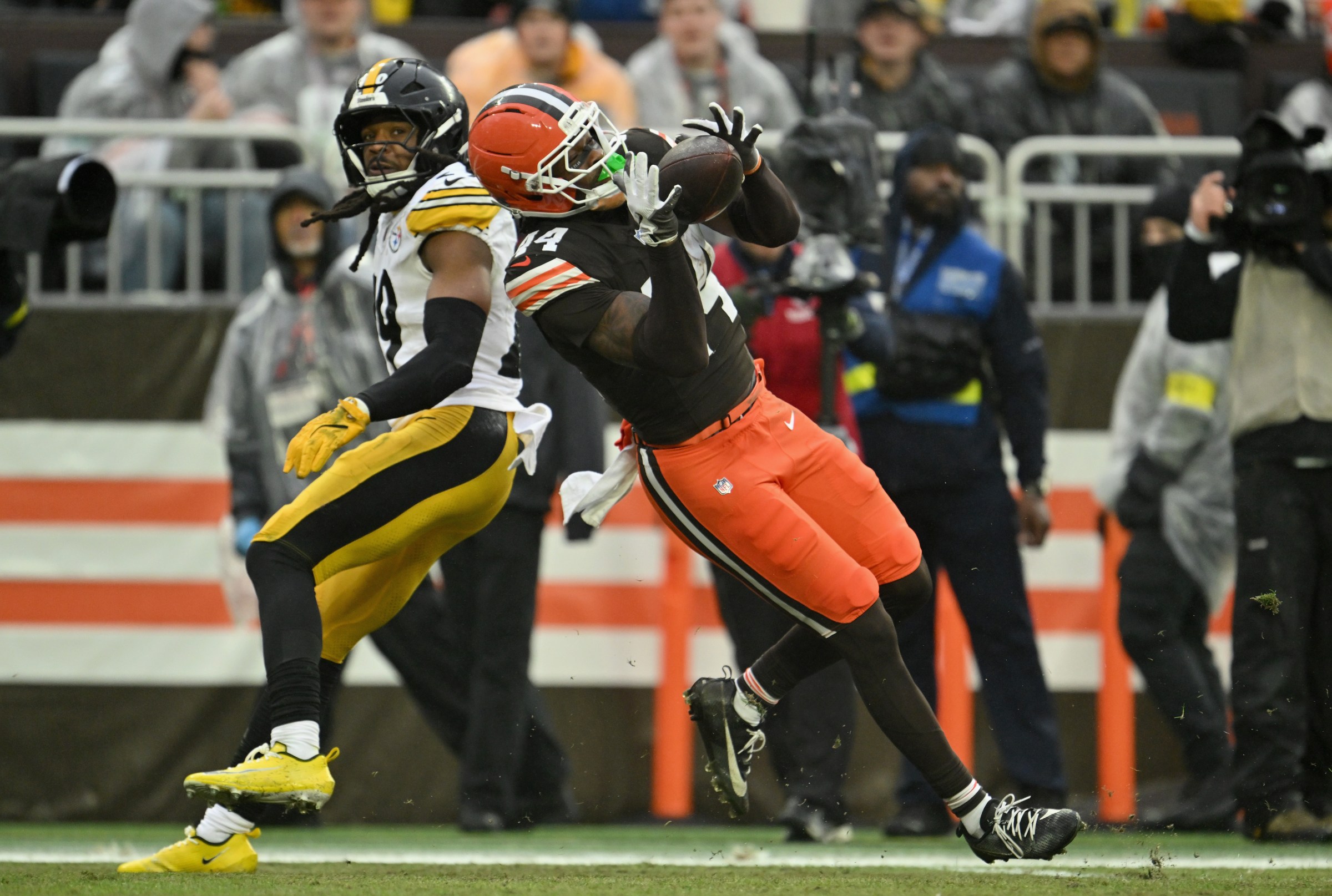 Cleveland Browns offense goes cold after hot start in Week 17 vs Steelers