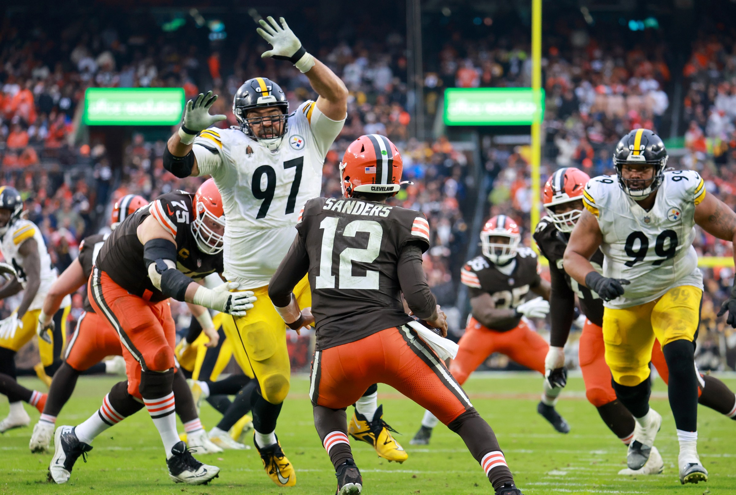 Browns: Future QB plans continue to be problematic