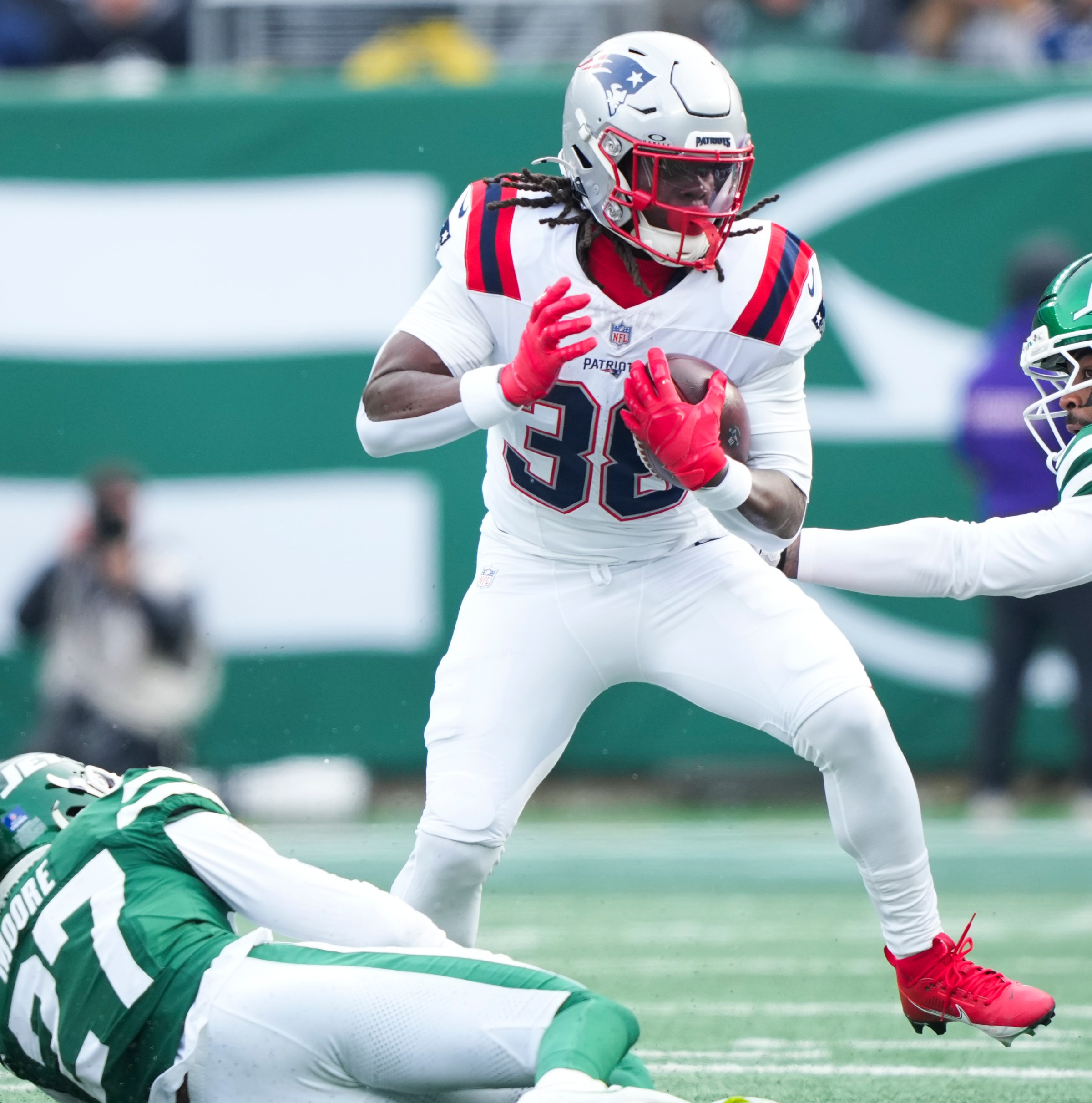 Patriots links 12/30/25: Stevenson keeps run game churning
