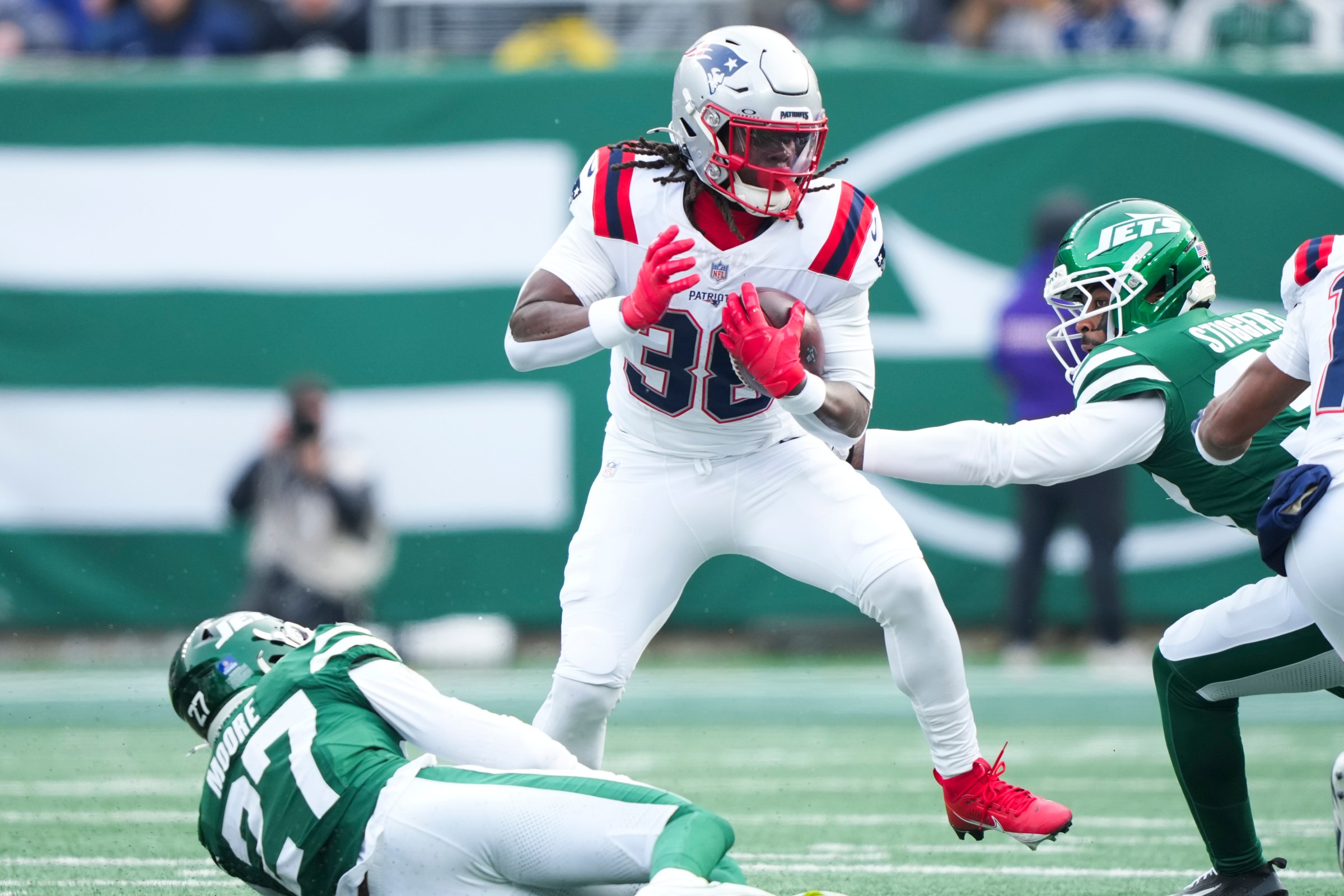Patriots links 12/30/25: Stevenson keeps run game churning