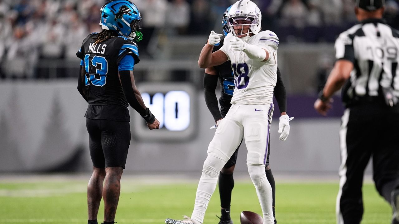 Vikings aim to help Jefferson end a frustrating season on a good note by hitting the 1,000-yard mark