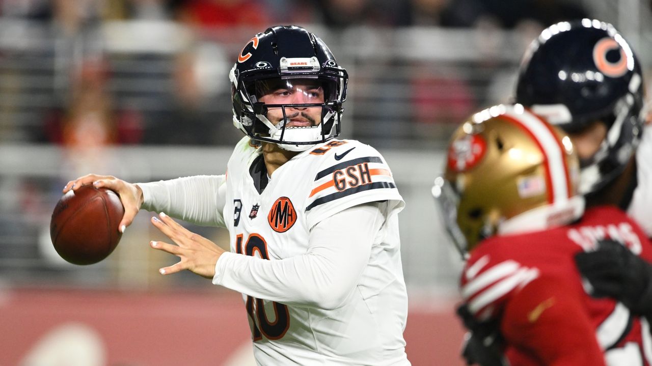 Williams closes in on team passing record, 4,000-yard mark as Bears try to lock in No. 2 seed