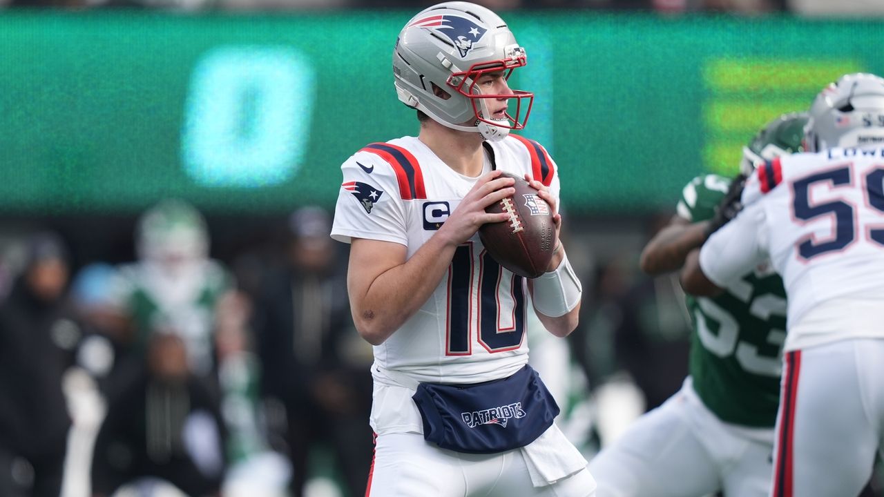 Patriots chasing 1st sweep of Dolphins since 2016 in regular-season finale