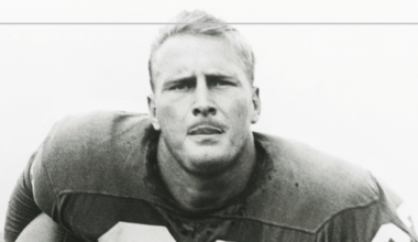 Eagles announce death of team legend Billy Ray Barnes at 90
