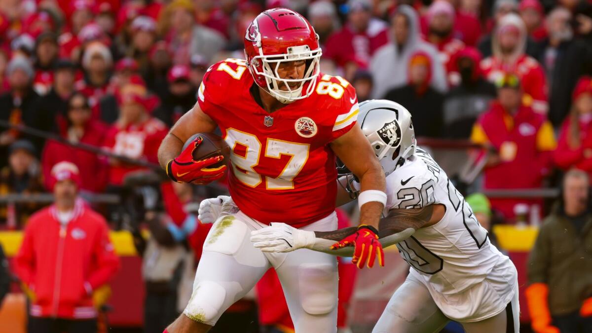 Raiders vs. Chiefs where to watch, TV, live stream, kickoff time, prediction, odds