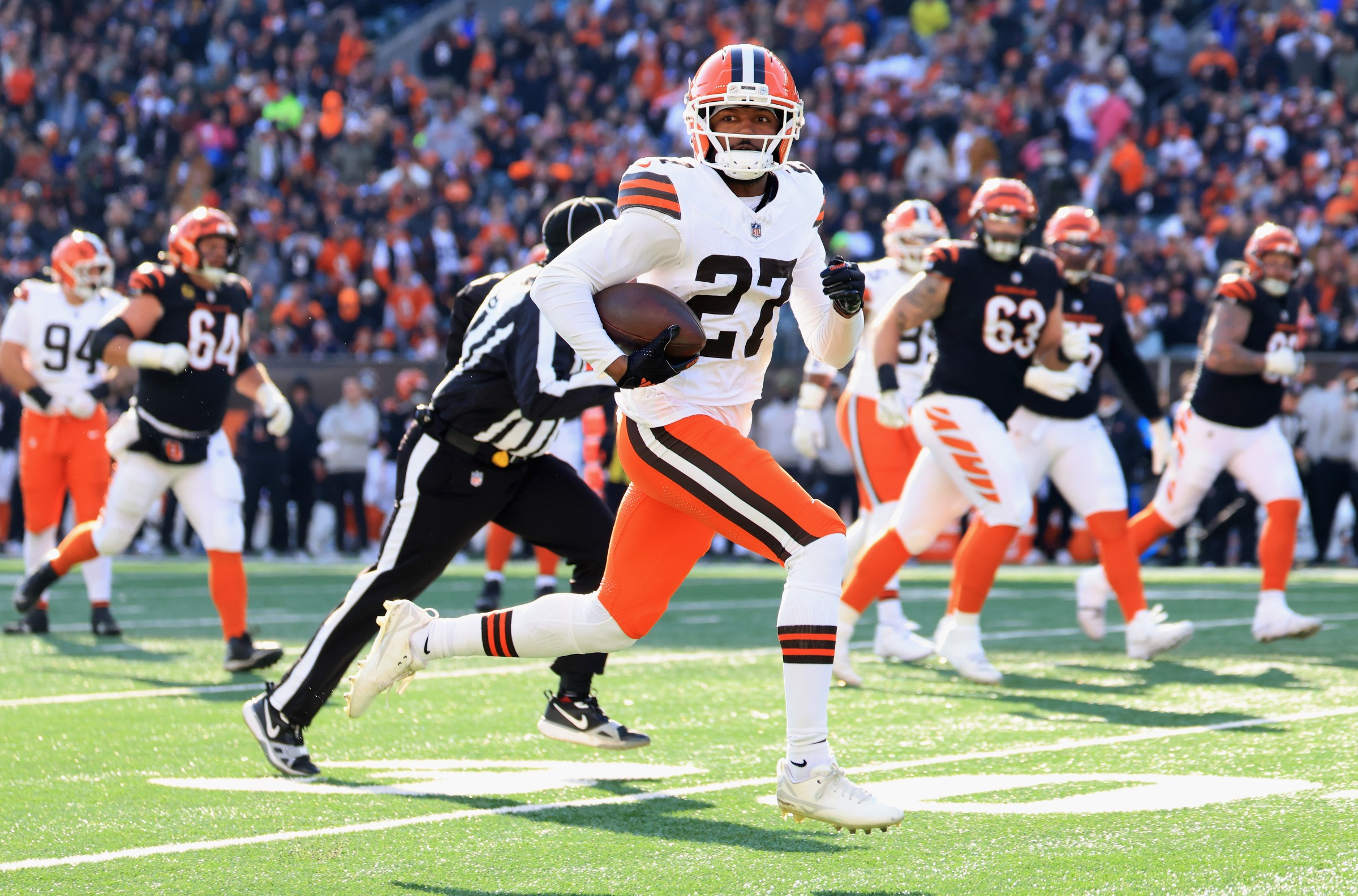 Who is playing CB for the Browns in Week 18?