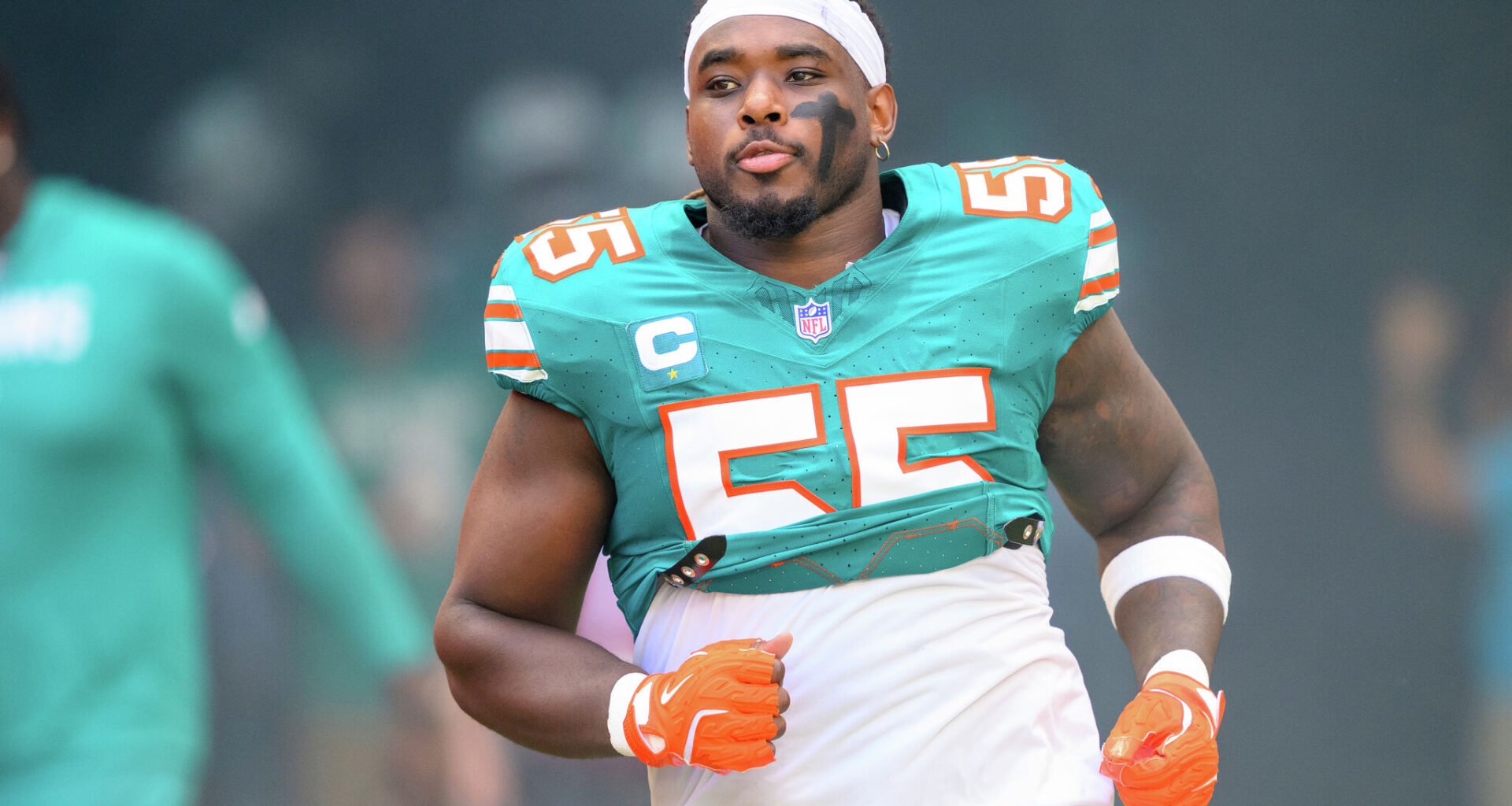 Dolphins OL Aaron Brewer named Protector of the Year nominee by ESPN