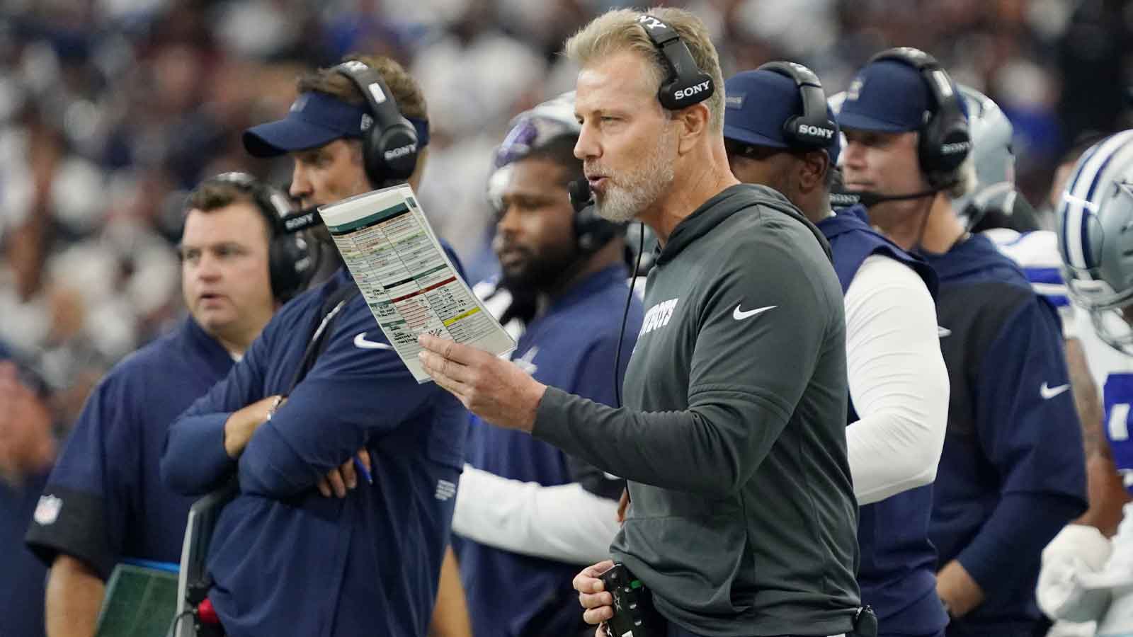 Dallas Cowboys defensive coordinator Matt Eberflus on the sideline during the first quarter at AT&T Stadium.