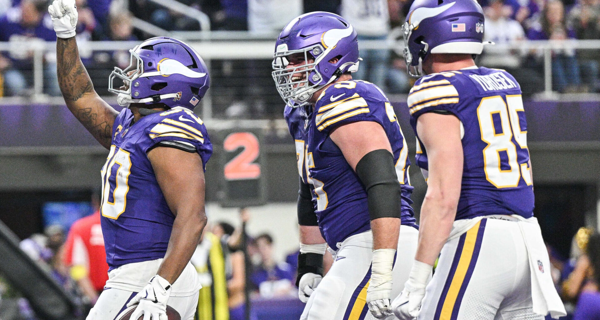 MN Vikings OL Leader Seemingly Fires Stray at Christian Darrisaw