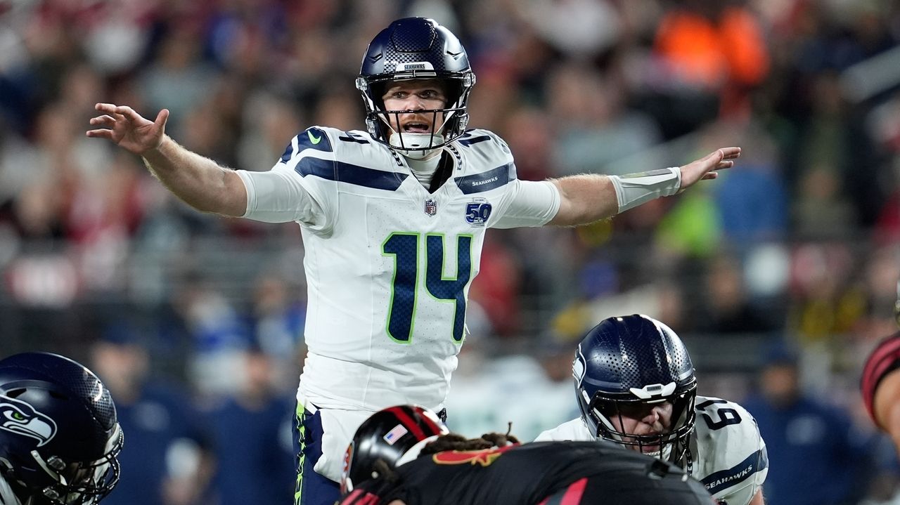 Seahawks clinch NFC West title, top seed. Bears and Eagles also in Super Bowl chase