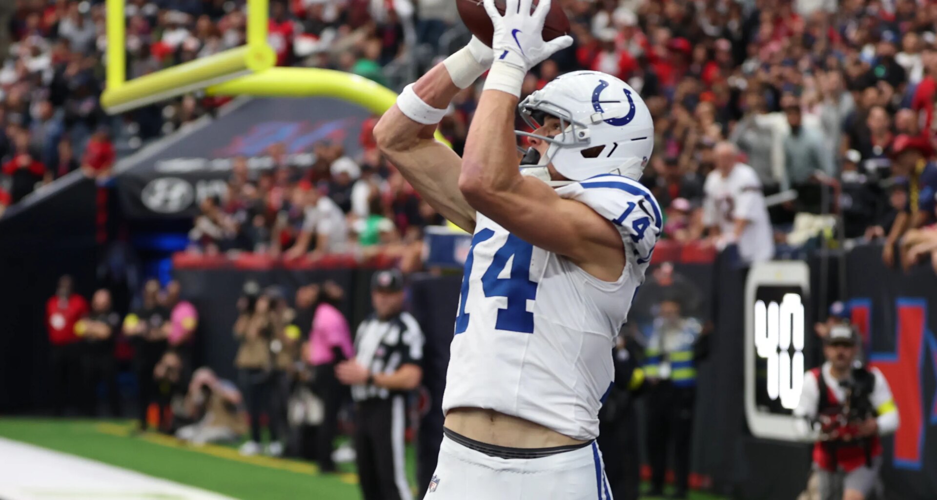 How much will Alec Pierce earn on new contract?