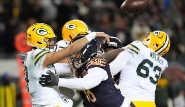 Packers' inability to protect leads down the stretch proves costly in wild-card loss at Chicago