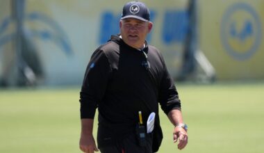 Chargers fire OC Greg Roman, OL coach Mike Devlin