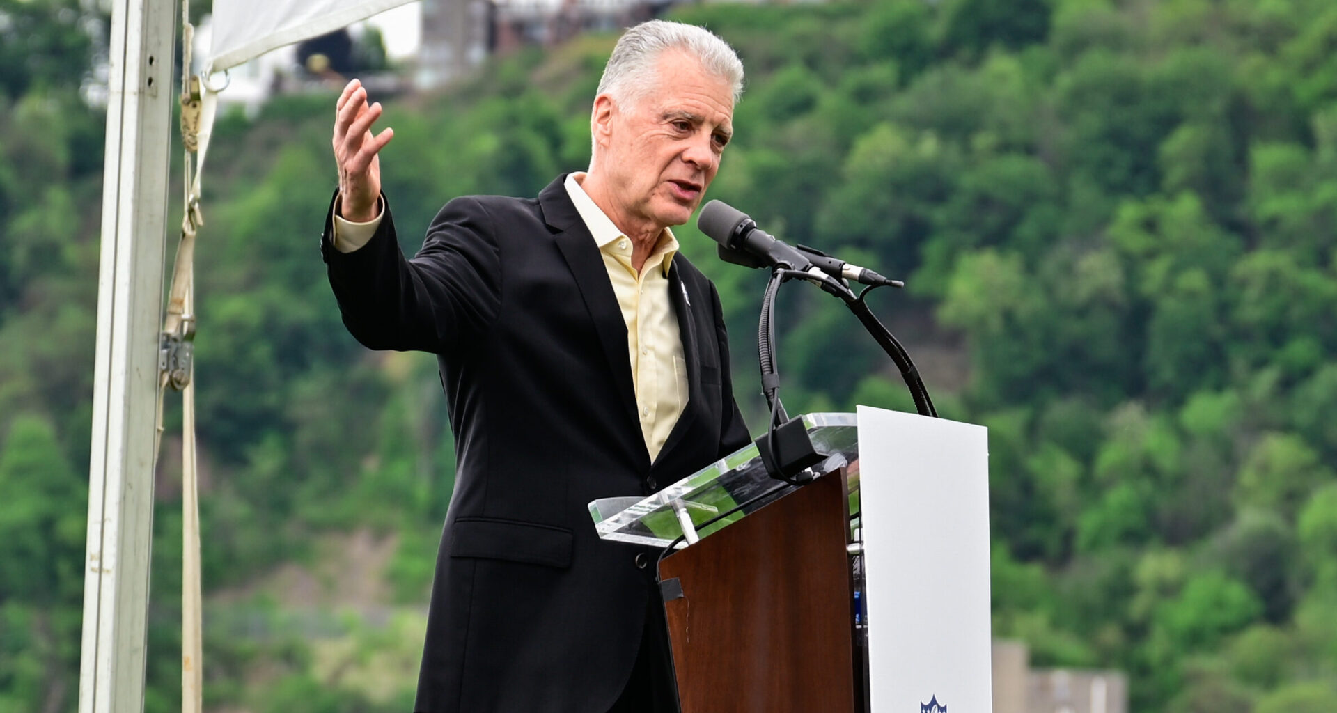 Former Steelers Employee Sues Team, Art Rooney II