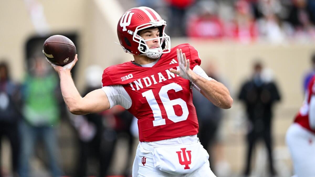 Alberto Mendoza enters transfer portal after Indiana wins CFP championship
