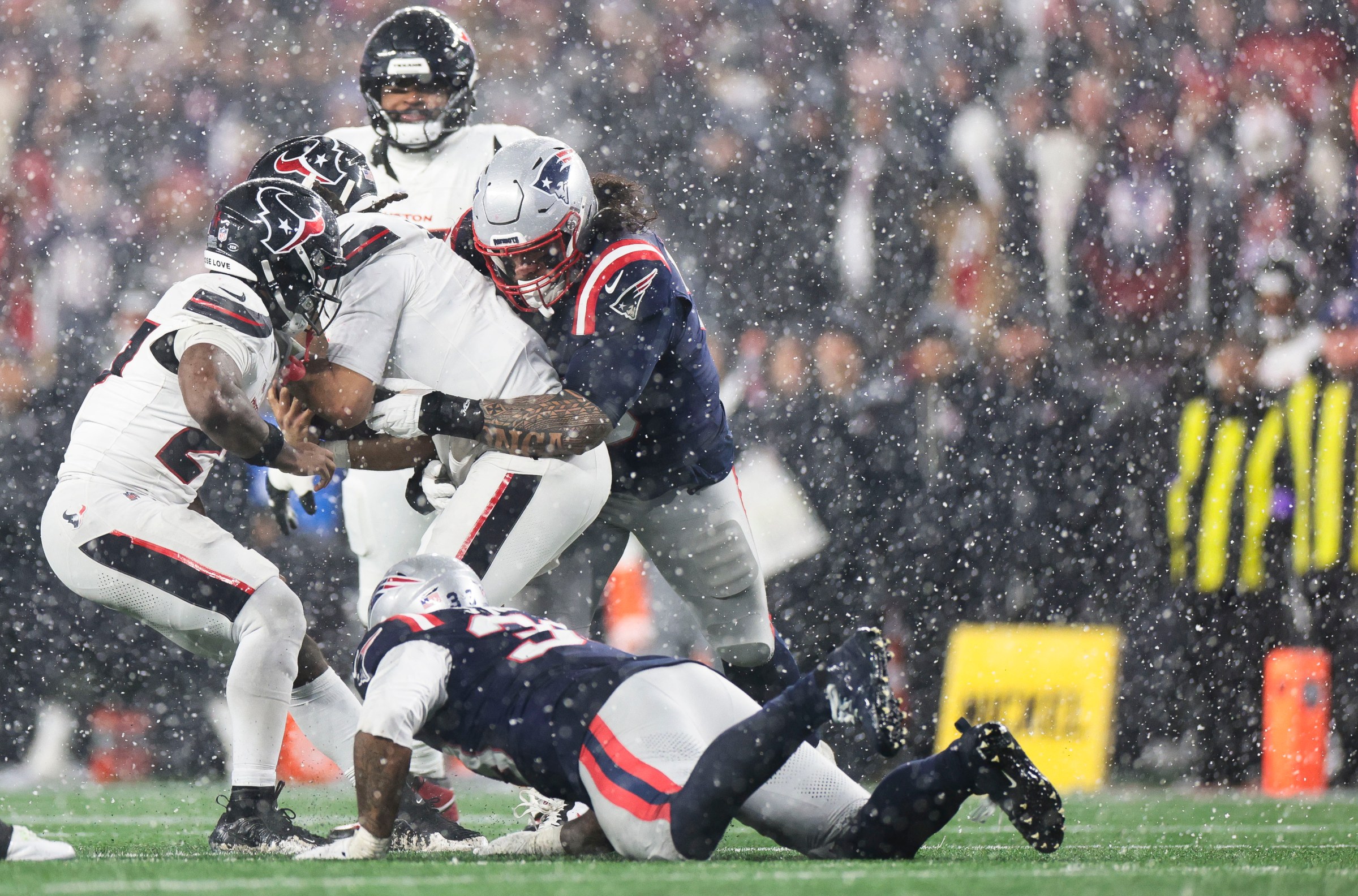 Patriots links 1/19/26: Pats Defense out-swarms Texans, 28-16