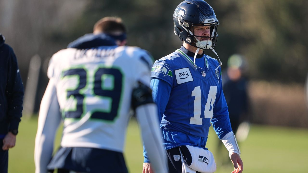 Seahawks QB Sam Darnold feeling 'really good' after playing with oblique injury in divisional round