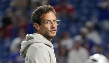 Chargers’ worst-case scenario: Mike McDaniel interviews with Bills for head-coach job