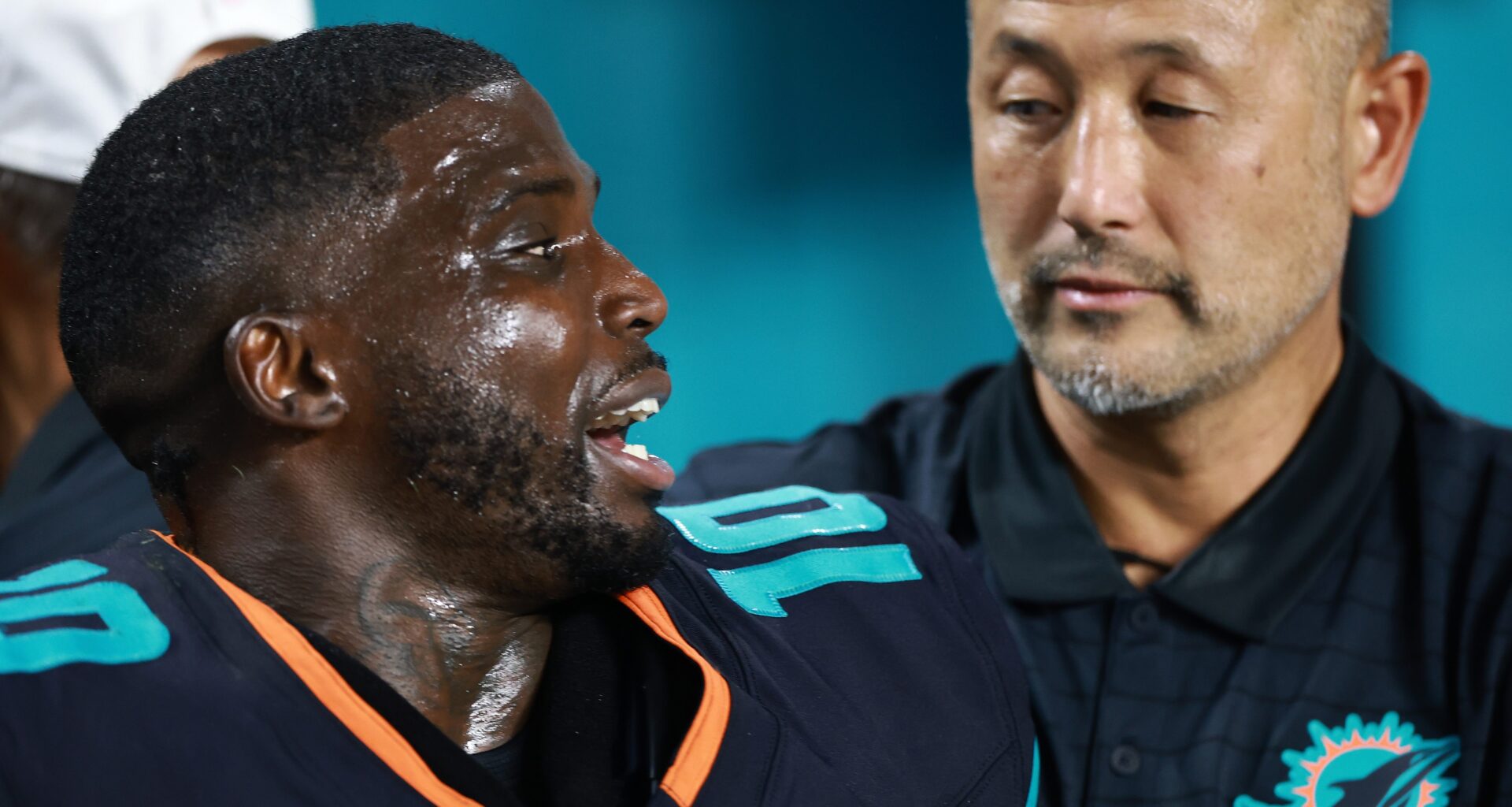 Dolphins Predicted to Add 'Mismatch' Playmaker Amid Tyreek Hill Uncertainty