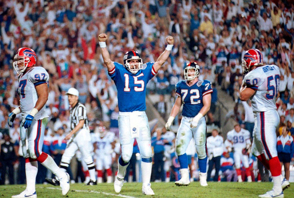 New York Giants quarterback Jeff Hostetler celebrates a touchdown against the Buffalo Bills during Super Bowl XXV.