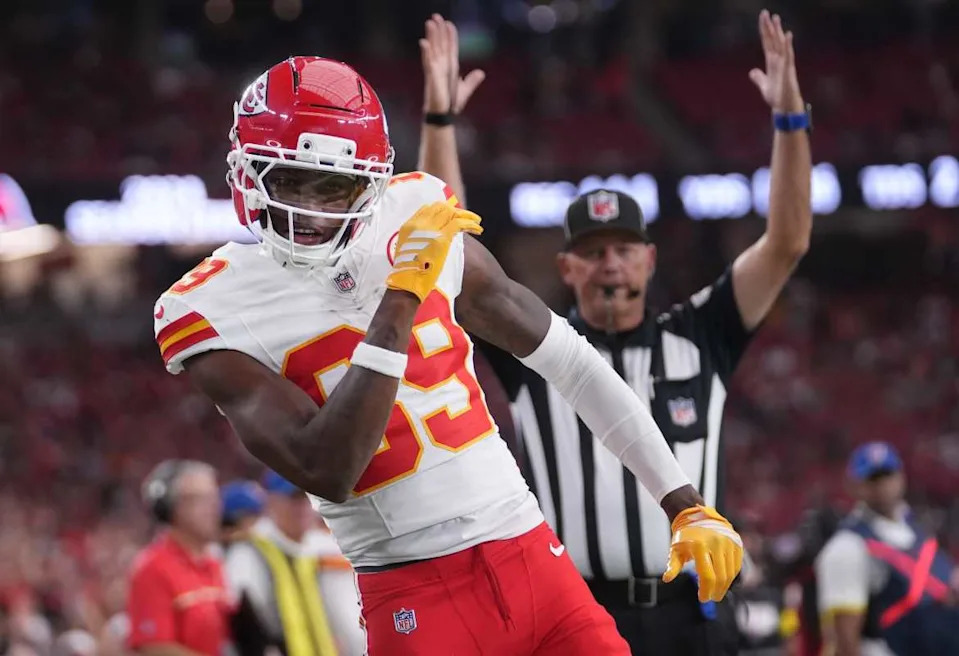 Kansas City Chiefs receiver Jason Brownlee (89) celebrates his touchdown during a preseason game© Joe Rondone&sol;The Republic &sol; USA TODAY NETWORK via Imagn Images