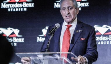 Falcons fire coach Morris and GM Fontenot after 8-9 season