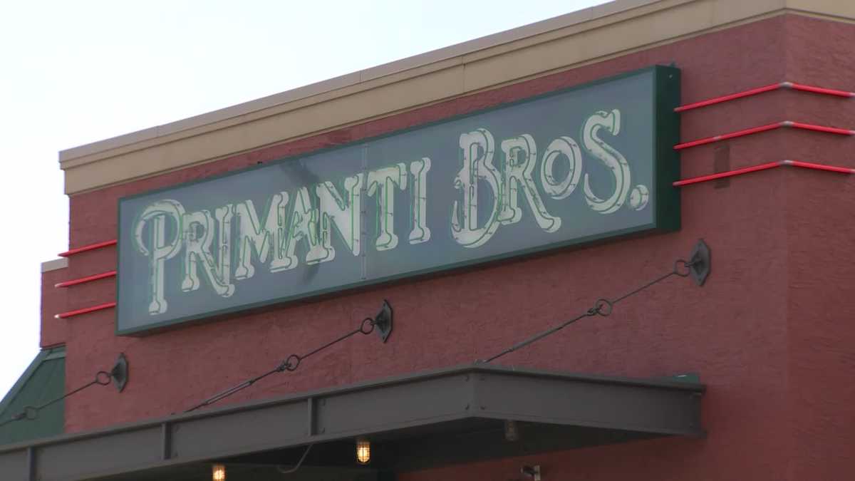 Primanti Bros. bans cowboy hats ahead of Steelers-Texans matchup
