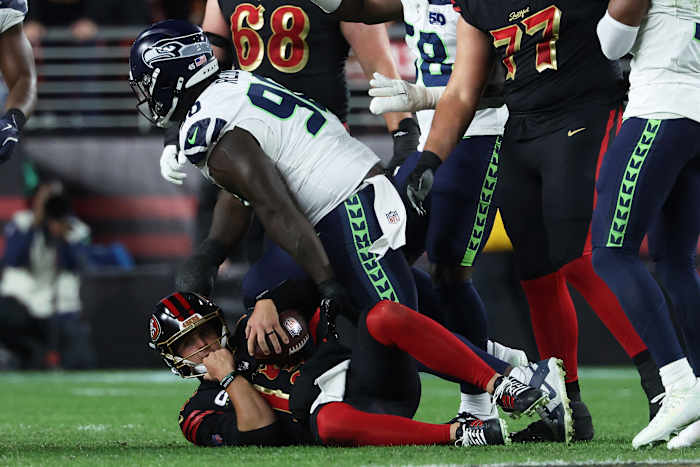 49ers' offense goes silent against Seahawks, costing them NFC's No. 1 seed
