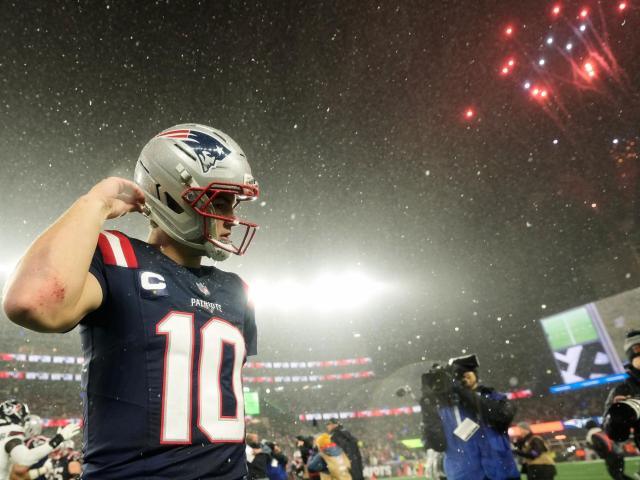 Former UNC head coach Mack Brown thinks Drake Maye could go down as one of the best to ever play :: WRALSportsFan.com