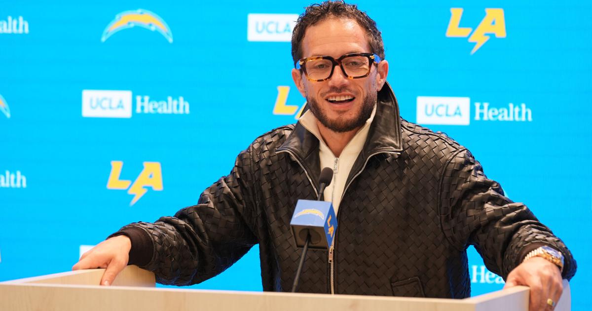 Mike McDaniel wants to help Justin Herbert to reach his full potential in his Chargers offense | National Sports