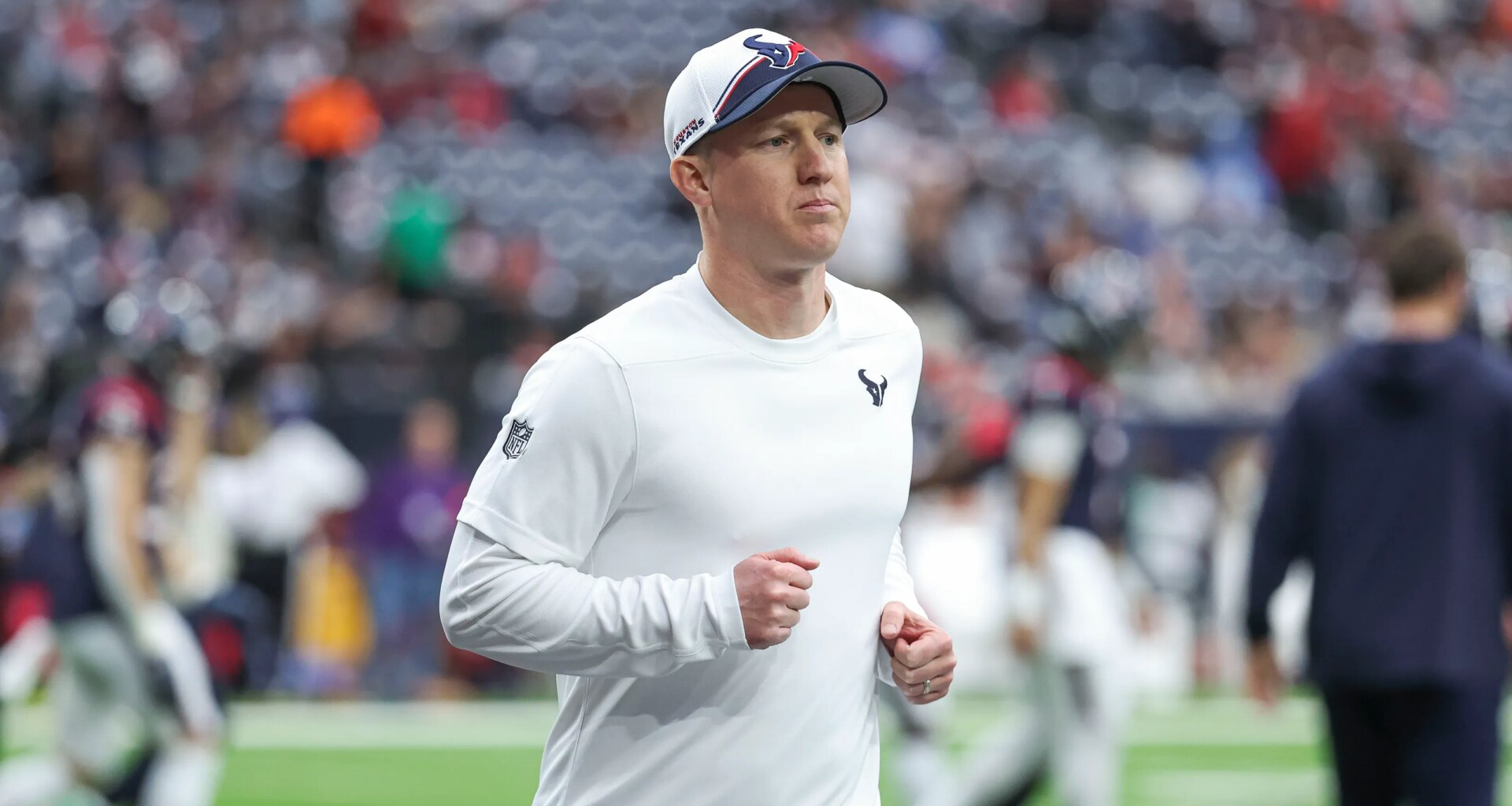 Bobby Slowik staying with Dolphins could point to an evolving issue