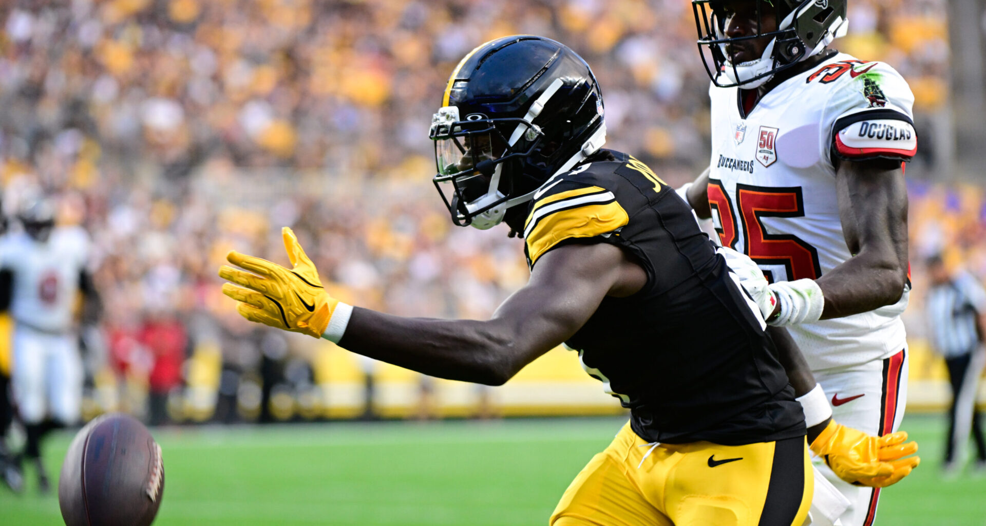 One Steelers Player Continues 2025 Season, Signing with Broncos