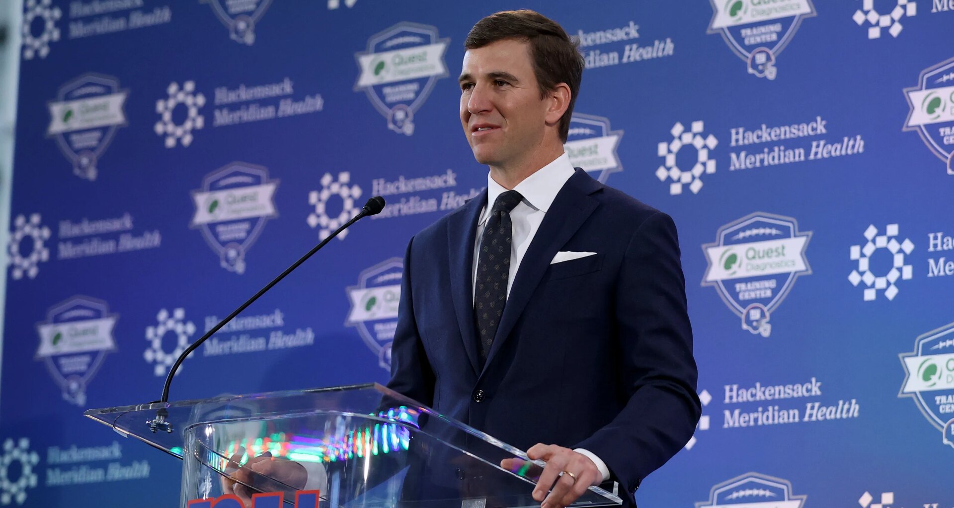Eli Manning has no formal role with Giants, but still willing to help