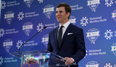 Eli Manning has no formal role with Giants, but still willing to help